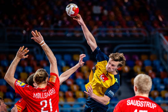 Jonathan Carlsbogård of Sweden