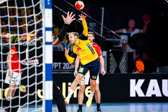 Daniel Pettersson of Sweden