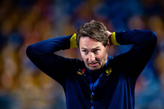 Glenn Solberg, head coach of Sweden looks dejected