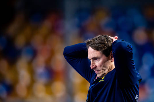 Glenn Solberg, head coach of Sweden looks dejected