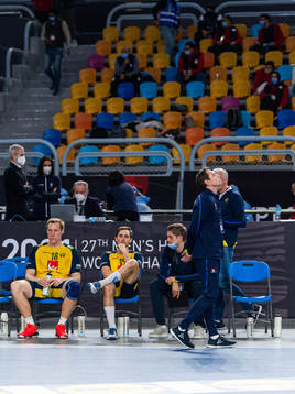 Glenn Solberg, head coach of Sweden looks dejected as he