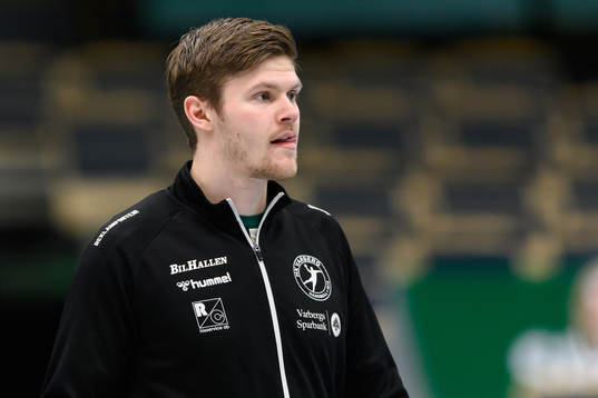 Varbergs Erlend Sund före handbollsmatchen i