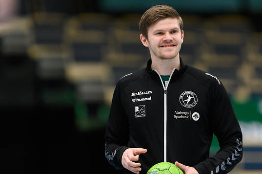 Varbergs Erlend Sund före handbollsmatchen i
