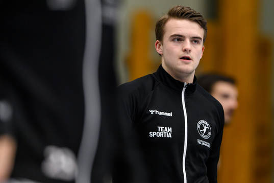 Varbergs August Gudmundsson före handbollsmatchen i