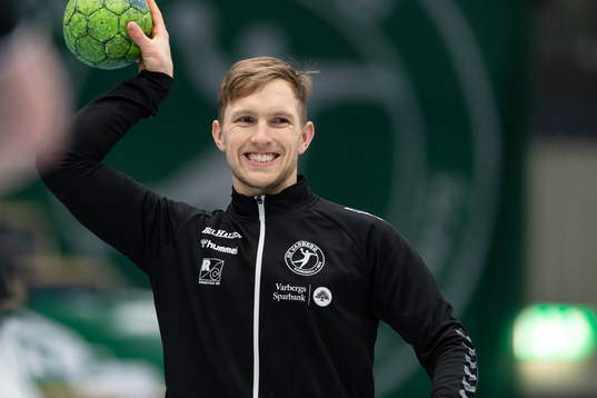 Varbergs Karl Toom före handbollsmatchen i Handbollsligan