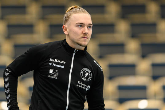 Varbergs Hampus Dahlgren före handbollsmatchen i