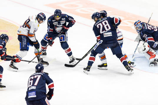 Spel framför Linköpings mål
