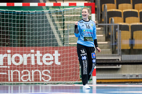 Sävehofs målvakt Wilma Kroon Andersson jublar