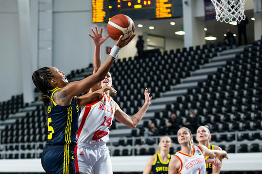 Kalis Loyd of Sweden and Milica Jovanovic of Montenegro