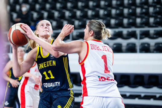 Regan Magarity of Sweden and Jelena Dubljevic of Montenegro