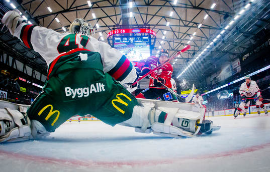 Örebros Oliver Eklind gör 1-1