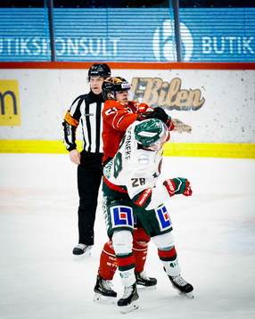 Örebros Kristian Näkyvä och Frölundas Johan Sundström