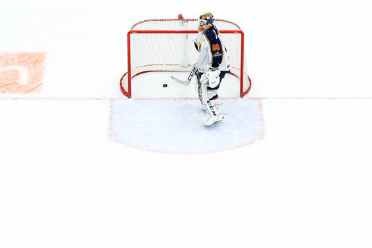 Djurgårdens målvakt Niklas Svedberg deppar