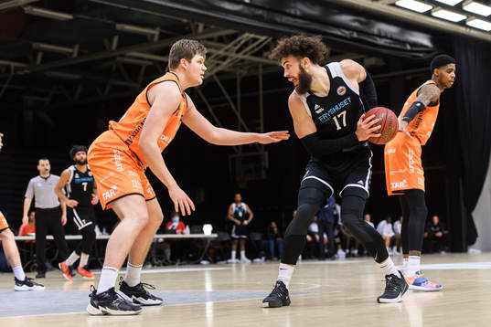 Norrköpings Lucas Lindh och Fryshusets Elias Desport