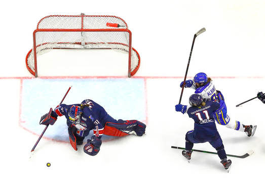 Linköpings målvakt Stephanie Neatbyoch Leksands Ella