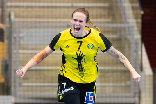  Sävehofs Thess Krönell jublar