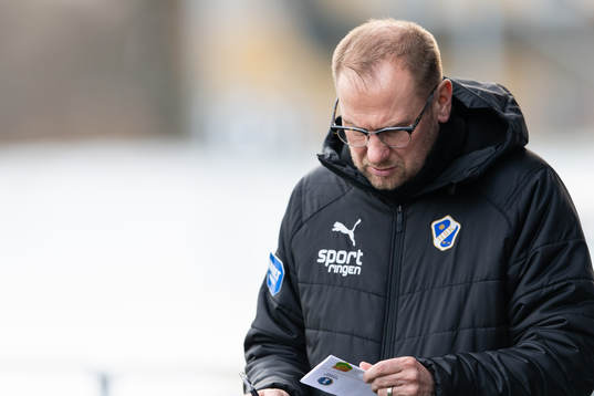 Halmstads tränare Magnus Haglund före fotbollsmatchen i