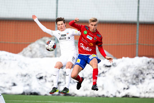 Helsingborgs Max Svensson och Gauthiods Filip Kalmertun