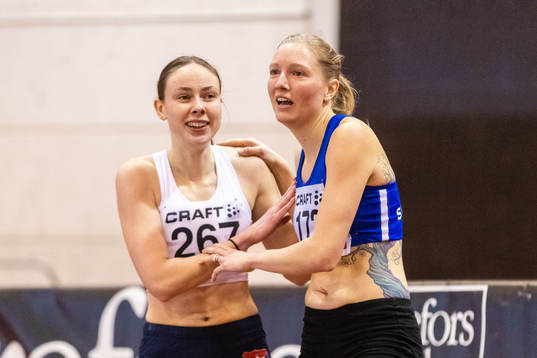 Denise Eriksson, Örgryte IS, och Moa Hjelmer, Spårvägens