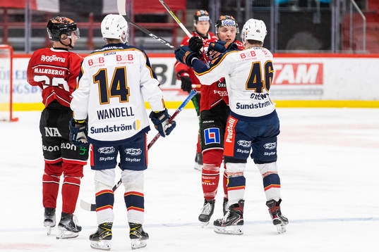 Örebros Robin Kovacs och Djurgårdens Albin Grewe