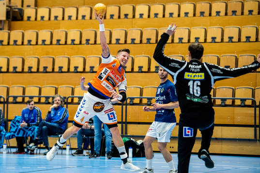 Kristianstads Adam Nyfjäll och Redbergslids målvakt Adam
