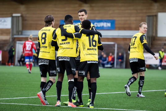 Häckens Godswill Ekpolohar gjort 0-1 och jublar med