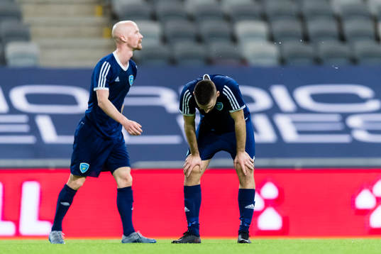 Umeås  Stefan Lindmark och Tarik Hamza (h) deppar