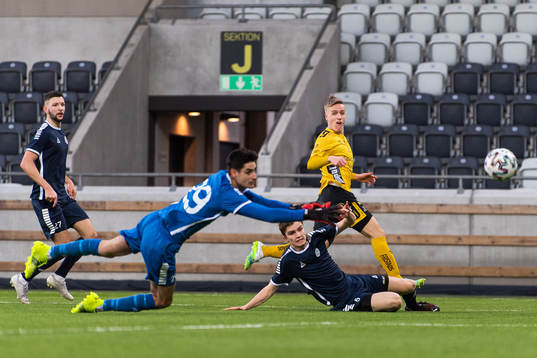 Elfsborgs Jeppe Møldrup Okkels gör 0-1 bakom Utsiktens