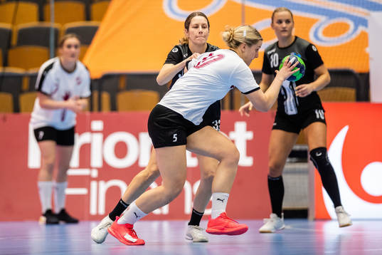 Kristianstads Martina Crhova och Lugis Amanda Poulsen