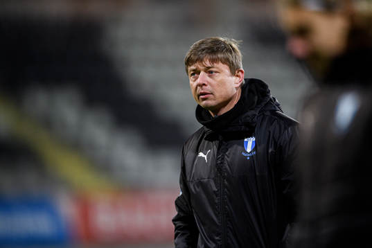 Malmö FFs huvudtränare Jon Dahl Tomasson deppar