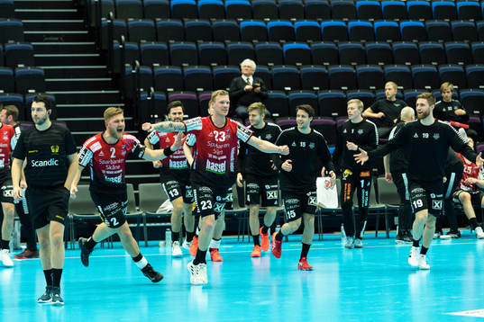 IFK Ystads spelare jublar