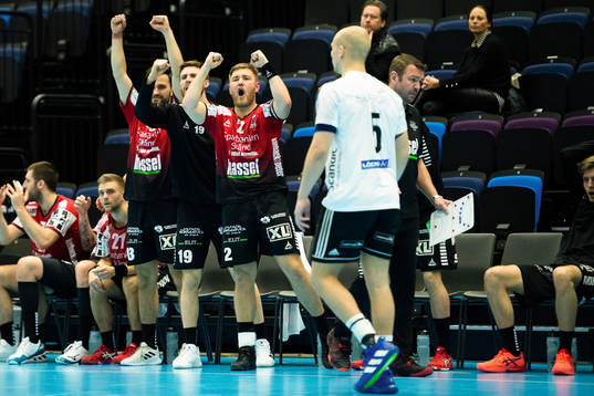 IFK Ystads Oscar Hansson jublar medan Helsingborgs Viktor