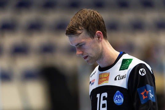 Alingsås målvakt Anton Hagvall deppar