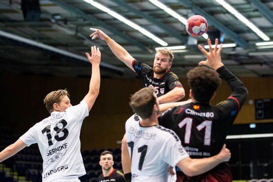 HK Malmös Anton Blickhammar passning till Kassem Awad