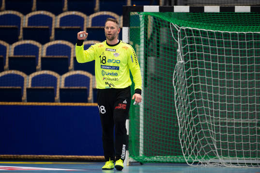 HK Malmös målvakt Torbjörn Jacobsson jublar