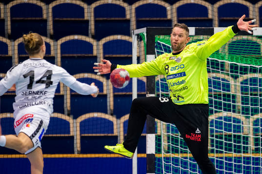 HK Malmös målvakt Torbjörn Jacobsson och Varbergs Hampus