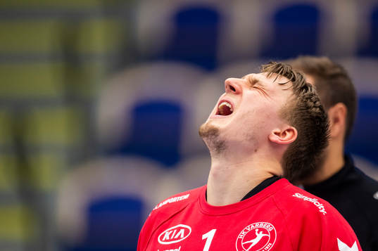 Varbergs målvakt Carl Aronius deppar