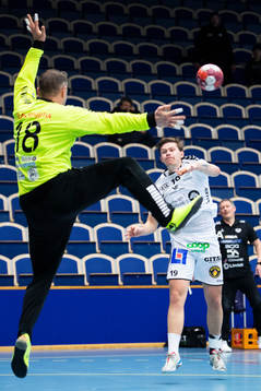 HK Malmös målvakt Torbjörn Jacobsson och Varbergs Erlend