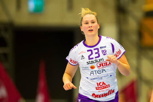 Skaras Ida Holm jublar