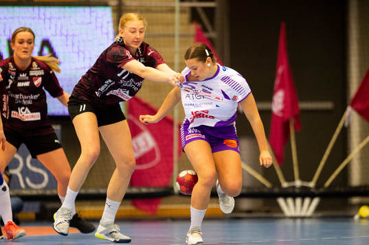 Lugis Tyra Axnér och Skaras Emma Nävarp