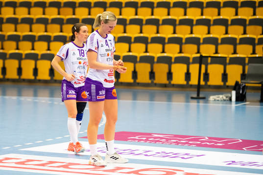 Skaras Melanie Felber och Maja Eriksson deppar