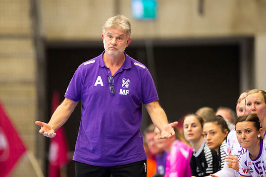 Skaras tränare Magnus Frisk agerar