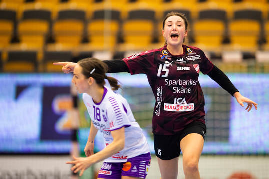 Lugis Olivia Löfqvist agerar