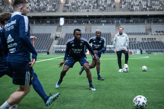 Emmanuel Banda och Joel Asoro