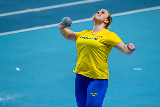 Frida Åkerström of Sweden warms up