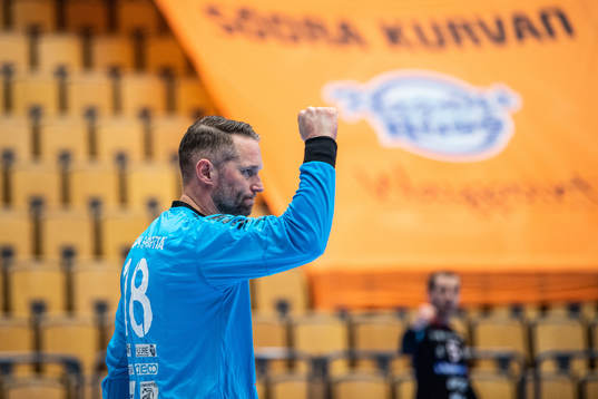 HK Malmös målvakt Torbjörn Jacobsson jublar