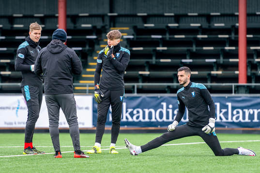 Malmö FFs målvakter Mathias Nilsson, Melker Ellborg och