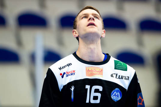 Alingsås målvakt Anton Hagvall deppar