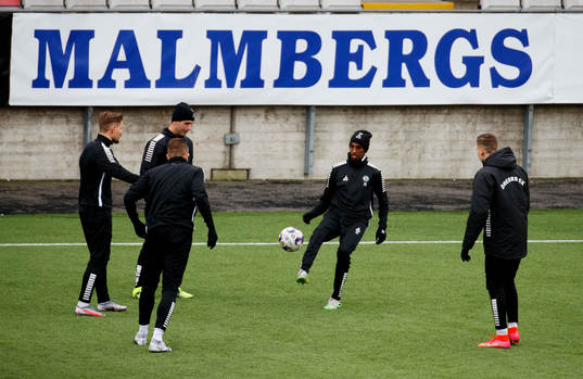 Örebros Taha Ali värmer upp