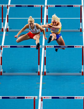 Karolina Koleczek of Poland and Julia Wennersten of Sweden